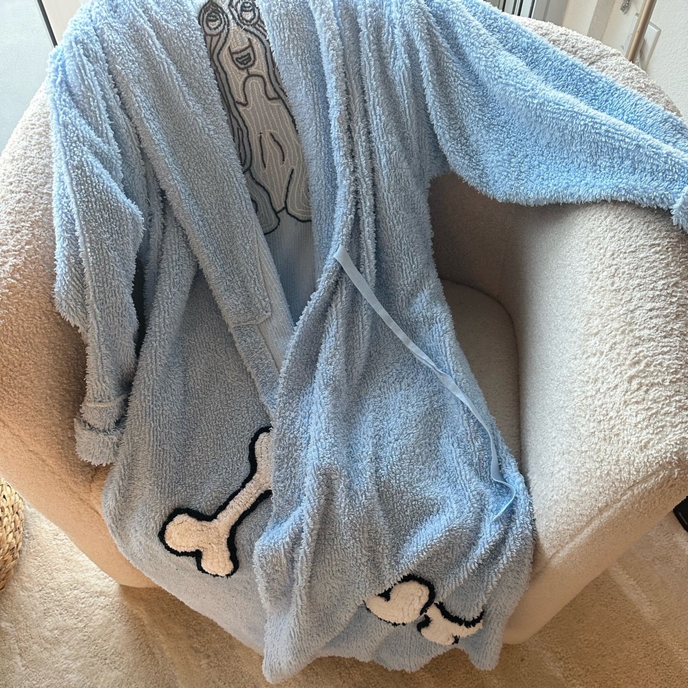 Canyon group robe
